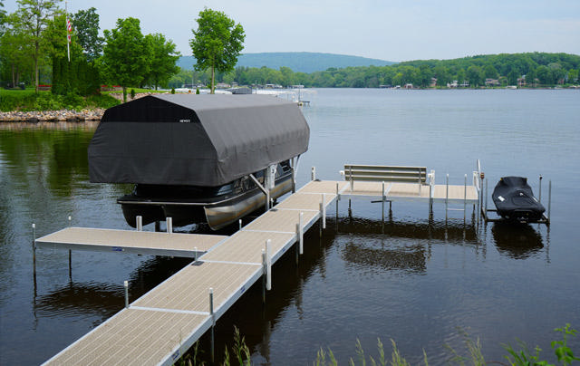 Hewitt dock system on the shoreline