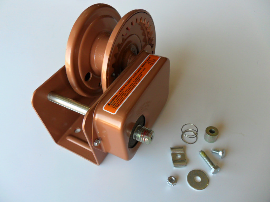 B1500 Manual Winch With Bolt Bag