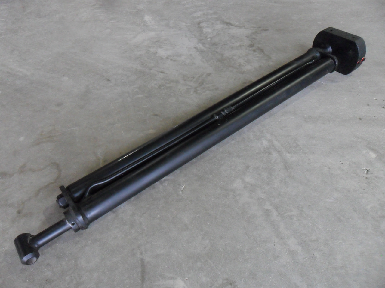 Cylinder (Inboard/Outboard Pontoon Legs)